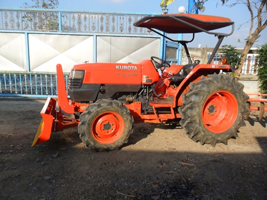 ขายอุปกรณ์ดันหน้า สำหรับ Kubota รุ่น45-47 ขายอุปกรณ์ดันหน้า สำหรับ Kubota รุ่น45-47