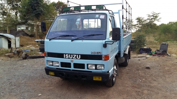 ขายหกล้อเล็ก NKR88 เพาเวอร์ รถสวยสภาพพร้อมใช้