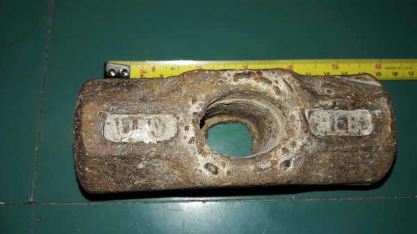 ขายหัวค้อนปอนเก่าๆมีสนิมเหล็กดีหนัก1.9กิโลกรัมหน้าค้อนสวย