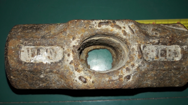 ขายหัวค้อนปอนเก่าๆมีสนิมเหล็กดีหนัก1.9กิโลกรัมหน้าค้อนสวย ขายหัวค้อนปอนเก่าๆมีสนิมเหล็กดีหนัก1.9กิโลกรัมหน้าค้อนสวย