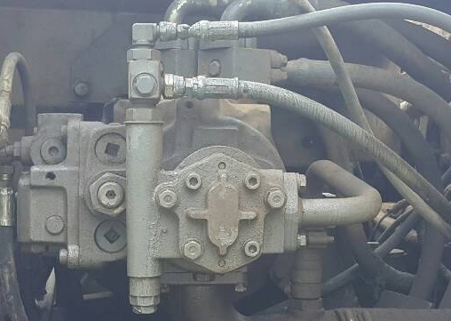 **850,000 บ.ต่อรอง/// แบคโฮ KOMATSU PC200-6 เล่มทะเบียน **ขาย KOMATSU PC200-6 แบคโฮสวยๆ มีเล่มทะเบียน HYD.EXCAVATOR KOMATSU PC200-6 Original Japan Model S/N(ซีเรียล) 93022 ไฟฟ้าครบ ปั้มเดิม เครื่องวางใหม่ (ยังไม่ลงเล่ม) เครื่องCUMMINS(PC200-7)-6สูบ แน่น แ **850,000 บ.ต่อรอง/// แบคโฮ KOMATSU PC200-6 เล่มทะเบียน **ขาย KOMATSU PC200-6 แบคโฮสวยๆ มีเล่มทะเบียน HYD.EXCAVATOR KOMATSU PC200-6 Original Japan Model S/N(ซีเรียล) 93022 ไฟฟ้าครบ ปั้มเดิม เครื่องวางใหม่ (ยังไม่ลงเล่ม) เครื่องCUMMINS(PC200-7)-6สูบ แน่น แ