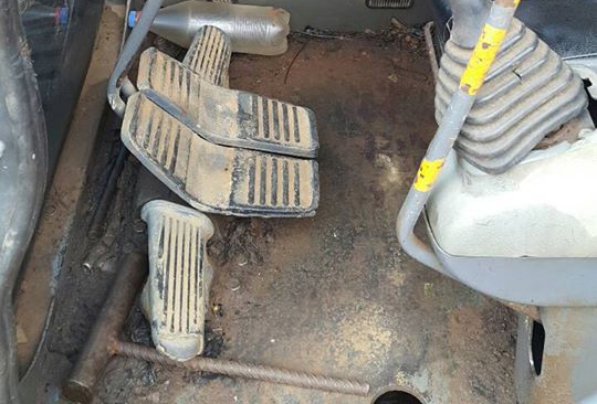 **850,000 บ.ต่อรอง/// แบคโฮ KOMATSU PC200-6 เล่มทะเบียน **ขาย KOMATSU PC200-6 แบคโฮสวยๆ มีเล่มทะเบียน HYD.EXCAVATOR KOMATSU PC200-6 Original Japan Model S/N(ซีเรียล) 93022 ไฟฟ้าครบ ปั้มเดิม เครื่องวางใหม่ (ยังไม่ลงเล่ม) เครื่องCUMMINS(PC200-7)-6สูบ แน่น แ **850,000 บ.ต่อรอง/// แบคโฮ KOMATSU PC200-6 เล่มทะเบียน **ขาย KOMATSU PC200-6 แบคโฮสวยๆ มีเล่มทะเบียน HYD.EXCAVATOR KOMATSU PC200-6 Original Japan Model S/N(ซีเรียล) 93022 ไฟฟ้าครบ ปั้มเดิม เครื่องวางใหม่ (ยังไม่ลงเล่ม) เครื่องCUMMINS(PC200-7)-6สูบ แน่น แ