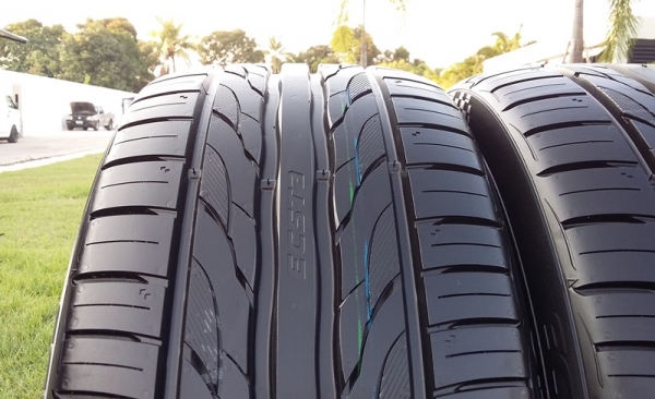 ยาง,225-40-18 KUMHO ECSTA PS31 เบิกใหม่ใส่วันเดียว 11,500 ยาง,225-40-18 KUMHO ECSTA PS31 เบิกใหม่ใส่วันเดียว 11,500