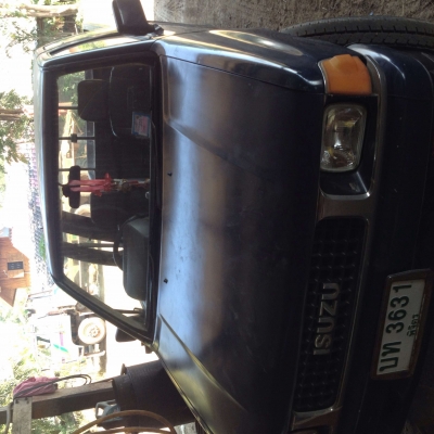 รถยนอีซุซุ