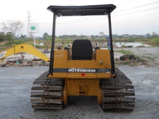 ขายรถดันดินเก่าญี่ปุ่นmitsubichi bd2gz  แทรกกว้าง 70 cm สนใจติดต่อสอบถาม 092-3309229 อีส