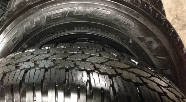 ยางใหม่ ป้ายแดง 265-65-17 บริดจสโตน เส้นละ 4,200 บาท ยางใหม่ ป้ายแดง 265-65-17 บริดจสโตน เส้นละ 4,200 บาท