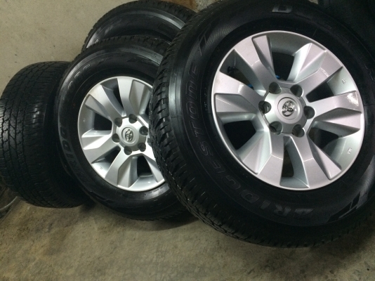 ยางใหม่ ป้ายแดง 265-65-17 บริดจสโตน เส้นละ 4,200 บาท ยางใหม่ ป้ายแดง 265-65-17 บริดจสโตน เส้นละ 4,200 บาท