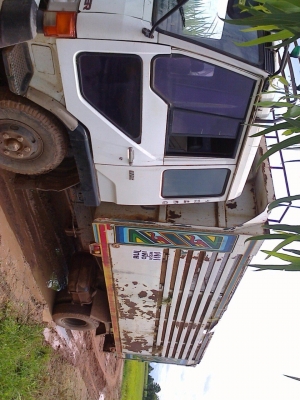 ขายหกล้อดั้มเกษตร ยาง825 เครื่อง6D14 165แรงม้า ยาว 4.80เมตร ยางแท้ใหม่6เส้น เบรคทิฟฟี่ พวงมาลัยเพลาเวอร์  บรรทุกข้าว12เกวียน ราคา 540,000