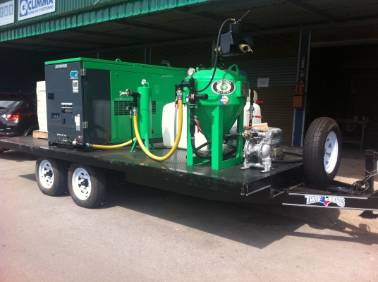 ขายเครื่องพ่นเศษแก้วบดสำหรับงานขัดลอก