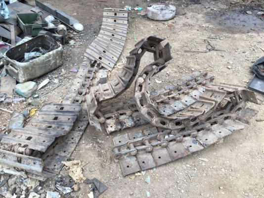 ด่วน.<แทรคเหล็กเก่านอกแท้ติดรถ>สภาพ80\%ขนาดPC-30 (ราคาคู่ละ 15,000)ติดต่อ 085-5632278 (ราคาห้ามต่อขนย้ายเอง) ด่วน.<แทรคเหล็กเก่านอกแท้ติดรถ>สภาพ80\%ขนาดPC-30 (ราคาคู่ละ 15,000)ติดต่อ 085-5632278 (ราคาห้ามต่อขนย้ายเอง)