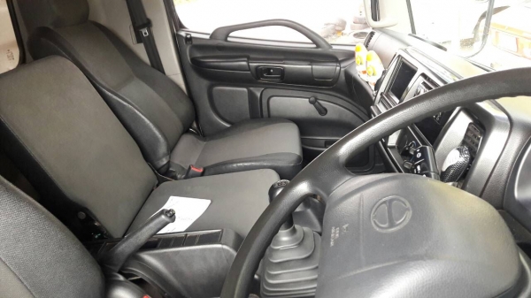 ขายรถบรรทุก 6 ล้อดัมพ์ HINO FC9J 175 แรงม้าปี 2556 ไมล์ 65000 กม.ราคา 1000000