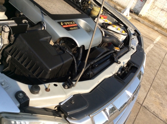 ขายรถกระบะ4ประตู Isuzu Hi-lander 3.0 VGS turbo ตัวท็อป ปี09 เครื่อง 3.0 เทอร์โบ เกียร์ออโต้ กระจกไฟฟ้าทั้งคัน เบาะหนังสวยสะอาด กล้องหลัง airbag 2ใบ เบรคabs ภายในสวยมาก ตัวถังเดิมๆสวยสะอาด วิ่งน้อยไมล์แท้ เครื่องแน่นๆช่วงล่างดี ยางใหม่ๆ รถขับดีมาก พร้อมใช้