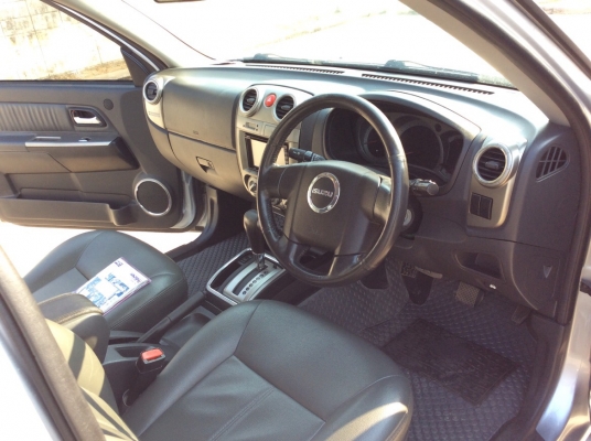 ขายรถกระบะ4ประตู Isuzu Hi-lander 3.0 VGS turbo ตัวท็อป ปี09 เครื่อง 3.0 เทอร์โบ เกียร์ออโต้ กระจกไฟฟ้าทั้งคัน เบาะหนังสวยสะอาด กล้องหลัง airbag 2ใบ เบรคabs ภายในสวยมาก ตัวถังเดิมๆสวยสะอาด วิ่งน้อยไมล์แท้ เครื่องแน่นๆช่วงล่างดี ยางใหม่ๆ รถขับดีมาก พร้อมใช้
