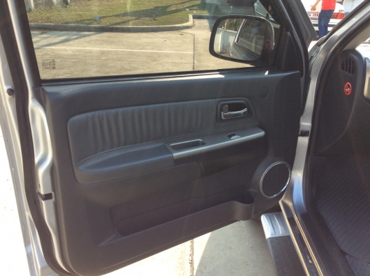 ขายรถกระบะ4ประตู Isuzu Hi-lander 3.0 VGS turbo ตัวท็อป ปี09 เครื่อง 3.0 เทอร์โบ เกียร์ออโต้ กระจกไฟฟ้าทั้งคัน เบาะหนังสวยสะอาด กล้องหลัง airbag 2ใบ เบรคabs ภายในสวยมาก ตัวถังเดิมๆสวยสะอาด วิ่งน้อยไมล์แท้ เครื่องแน่นๆช่วงล่างดี ยางใหม่ๆ รถขับดีมาก พร้อมใช้