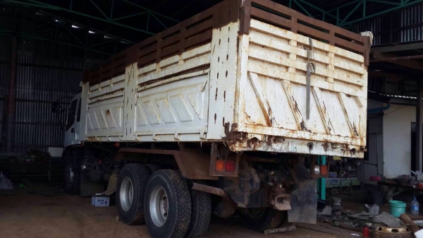 ขายรถพ่วงดัมพ์ ISUZU DEGA เครื่อง 270 แรง ปี 43 เกียร์อิตั้น ลูก 3 เพลายัด ขายรถพ่วงดัมพ์ ISUZU DEGA เครื่อง 270 แรง ปี 43 เกียร์อิตั้น ลูก 3 เพลายัด