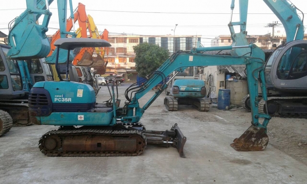 ขาย KOMATSU PC35R-8 มาใหม่ สภาพสวย เดิมๆ เก่าญี่ปุ่นแท้  เอกสารพร้อม สนใจโทร 089-3818694  ดวงนภาจ้า
