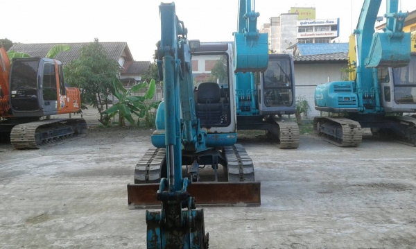 ขาย KOMATSU PC 40-7 มาใหม่ เก่าญี่ปุ่น  สภาพสวยมาก เดิมๆๆไม่บิ้ว เก๋งพร้อม  ชั่วโมงน้อย 3,XXX สนใจโทร 0893818694 ดวงนภาจ้า