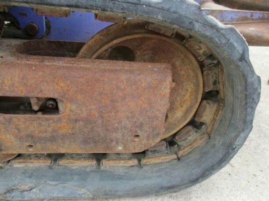 รถขุด KOMATSU..PC28UU-2  เครื่องรุ่น 3D84 ราคาเบา ๆ