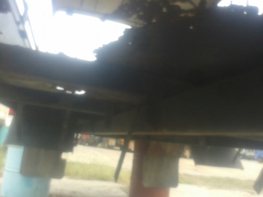 กะบะเหล็ก  กว้าง-2.00 เมตร   ยาว-4.20 เมตร   สูง-0.40 เมตร   หลังคาสูง -1.85 เมตร