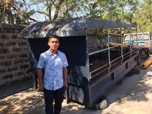 กะบะเหล็ก  กว้าง-2.00 เมตร   ยาว-4.20 เมตร   สูง-0.40 เมตร   หลังคาสูง -1.85 เมตร