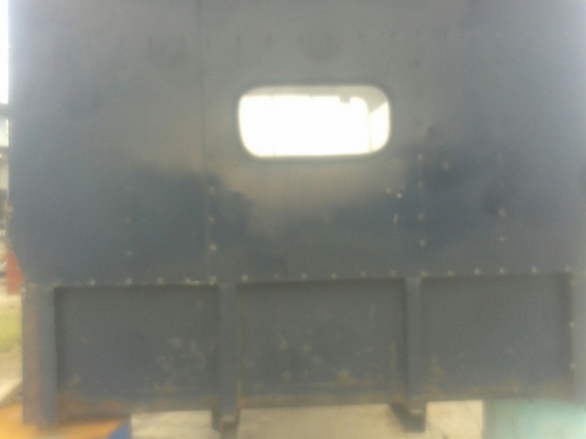 กะบะเหล็ก  กว้าง-2.00 เมตร   ยาว-4.20 เมตร   สูง-0.40 เมตร   หลังคาสูง -1.85 เมตร