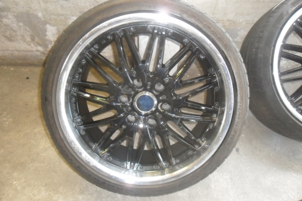 ล้อแม็ก20นิ้ว6รุ พร้อมยาง สวยๆ 4 ล้อ ราคา 9900 บาท