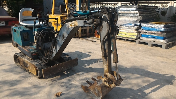 ขายแบ็คโฮเล็ก KUBOTA KH-007 เก่านอก พร้อมใช้งาน