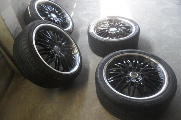 ล้อแม็ก20นิ้ว6รู พร้อมยาง สวยๆ 4 ล้อ ราคา 9900 บาท