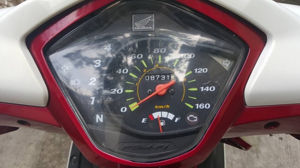 ขออนุญาติขาย HONDA WAVE-i 110 วิ่งน้อย 8,XXX KM สตาร์ทมือ โอนให้ฟรี