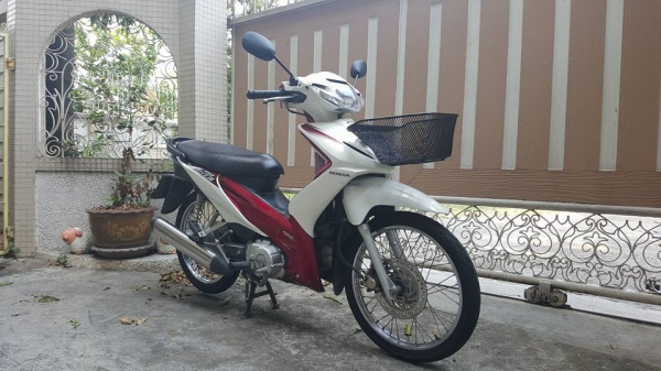ขออนุญาติขาย HONDA WAVE-i 110 วิ่งน้อย 8,XXX KM สตาร์ทมือ โอนให้ฟรี