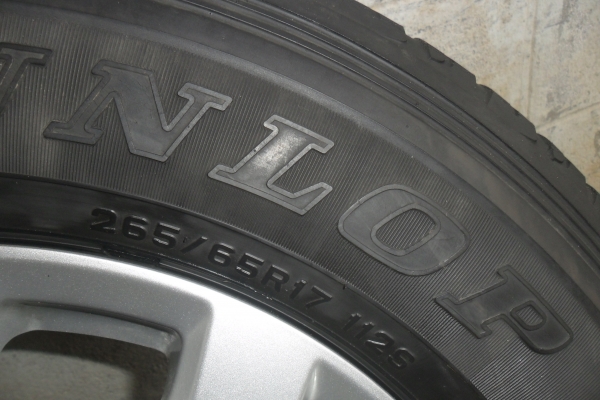 ล้อแม็ก17นิ้ว6รุ มาสด้า พร้อมยาง สวยๆ 4 ล้อ ราคา 7900 บาท