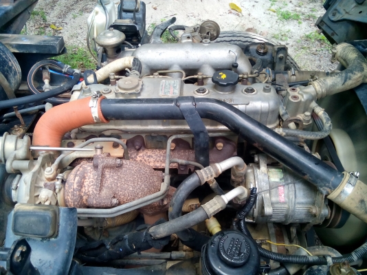 6 ล้อดั้มอีซูสุ  100  แรงม้า (รถห้างแท้เดิม) ปี45พร้อมใช้งาน เล่มติดมือ...