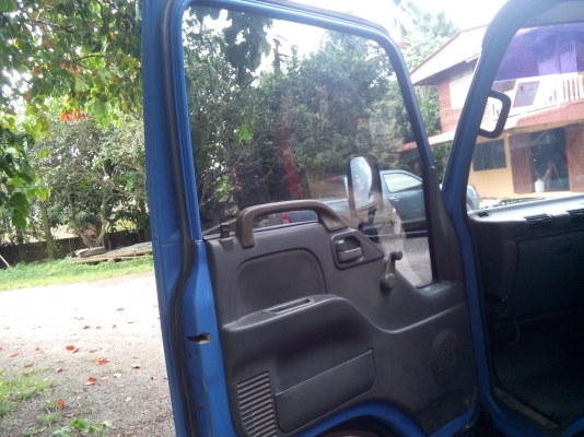 6 ล้อดั้มอีซูสุ  100  แรงม้า (รถห้างแท้เดิม)ปี45 พร้อมใช้งาน เล่มติดมือ...