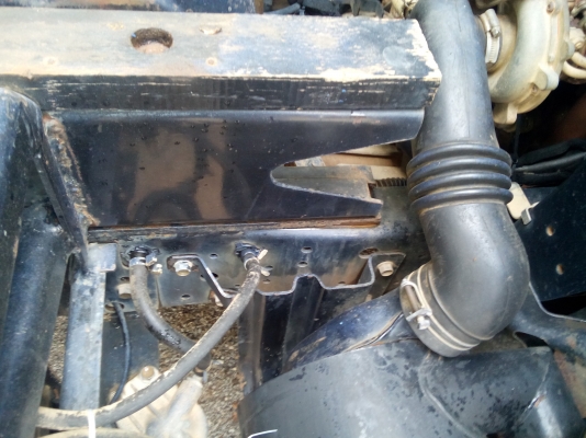 6 ล้อดั้มอีซูสุ  100  แรงม้า (รถห้างแท้เดิม)ปี45 พร้อมใช้งาน เล่มติดมือ...