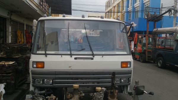 หัวเก๋งใหม่ Nissan UDcw430