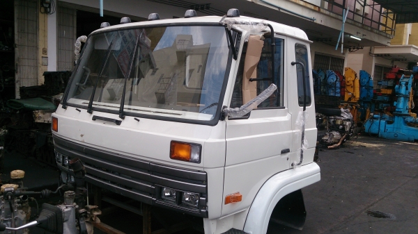 หัวเก๋งใหม่ Nissan UDcw430 หัวเก๋งใหม่ Nissan UDcw430