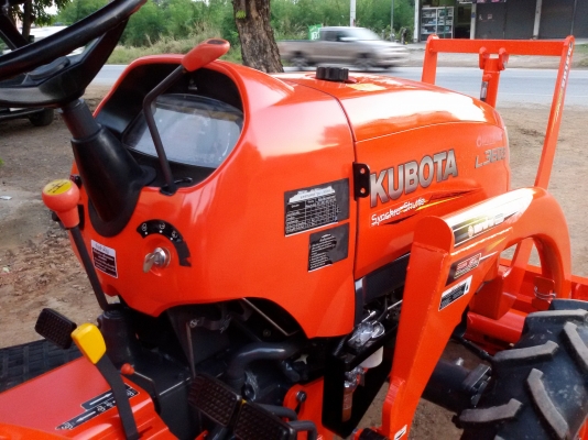 ปัญญาแทรคเตอร์..จัดมาให้ครับ ด่วน!!!คูโบต้า L3608 พร้อมใบมีดคานบนตราช้าง SD160