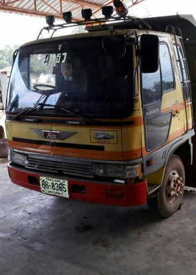 หกล้อ ฮีโน่ FD185แอร์ พ.เวอร์ ทิฟฟี ช่วงล่างใหญ่ ดั้ม5คิว สภาพดีสวยเดิมๆพร้อมใช้ ทะเบียนพร้อมโอน