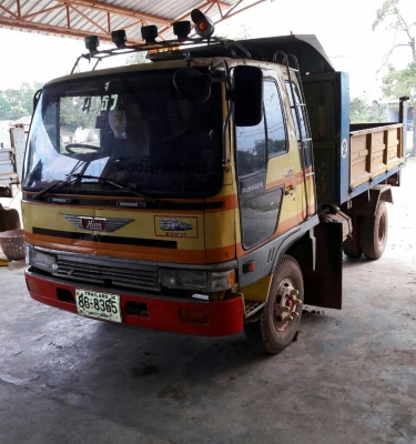 หกล้อ ฮีโน่ FD185แอร์ พ.เวอร์ ทิฟฟี ช่วงล่างใหญ่ ดั้ม5คิว สภาพดีสวยเดิมๆพร้อมใช้ ทะเบียนพร้อมโอน