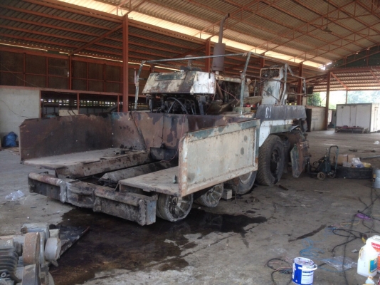 ขายด่วนรถปูยางBLAW KNOX BK95A รถใช้งานได้ ปูได้2.5-4.75เมตร ปี1989 เก่านอกใช้งานเดียว ใบแจ้งจำหน่ายสามารถเอาไปจดทะเบียนได้