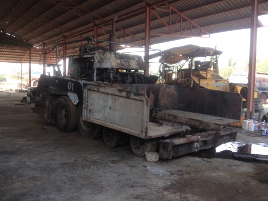 ขายด่วนรถปูยางBLAW KNOX BK95A รถใช้งานได้ ปูได้2.5-4.75เมตร ปี1989 เก่านอกใช้งานเดียว ใบแจ้งจำหน่ายสามารถเอาไปจดทะเบียนได้