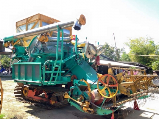 ขายรถเกี่ยวอุ้ม วิเชียร การช่าง