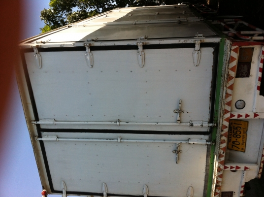 FTR11NY / 175 ยาว 7.20 เมตร ตู้ 10 บานไม่มีเสากลาง