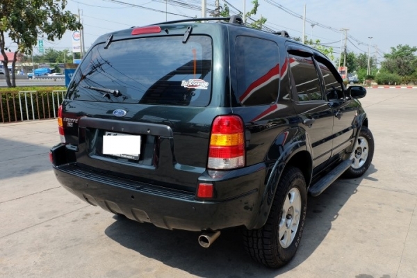 FORD ESCAPE 2.3 4x4 สีเขียว ตัวTOPสุด
