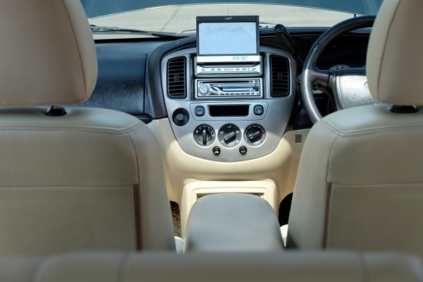 FORD ESCAPE 2.3 4x4 สีเขียว ตัวTOPสุด FORD ESCAPE 2.3 4x4 สีเขียว ตัวTOPสุด