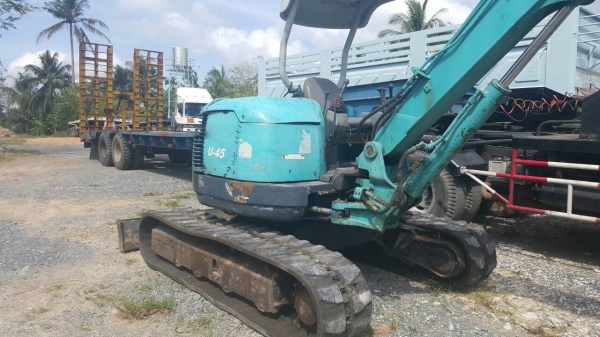 รถแบคโฮ KUBOTA  U - 45.    สนใจติดต่อ  081 - 6079515