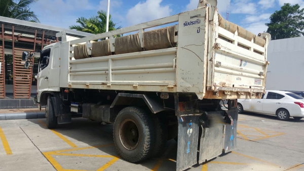 รถฮีโน่ 6 ล้อ FG - 220 แรงม้า. ปี 54.   ( รถวิ่ง 1xx,xxx กว่า กม. )    สนใจติดต่อ  081 - 6079515