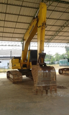 ขายKOMATSU 200-8. สภาพสวย  พร้อมใช้. ทำงานหมื่นกว่าๆๆ ชม