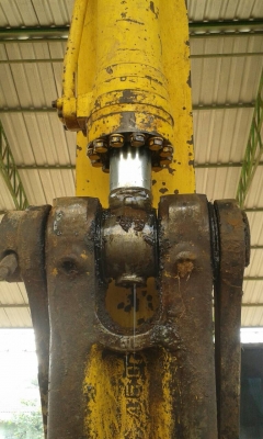 ขายKOMATSU 200-8. สภาพสวย  พร้อมใช้. ทำงานหมื่นกว่าๆๆ ชม