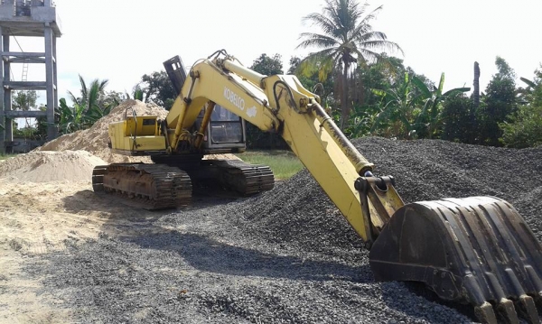 **880,000 บ.ต่อรอง/// แบคโฮ KOBELCO MARK-3 SK200 เก๋งเทาแท้ ไฟฟ้าครบ มีเล่มทะเบียน เดิมมบาง มือเดียวป้ายแดงจาก อริยะฯ **ขาย KOBELCO SK200 MARK  เก๋งเทาแท้ สภาพดี เดิมบาง ไฟครบ มีเล่มทะเบียน พร้อมใช้งาน HYD.EXCAVATOR KOBELCO MARK-3 SK200 S/N.YN-17xxx เก๋งเ